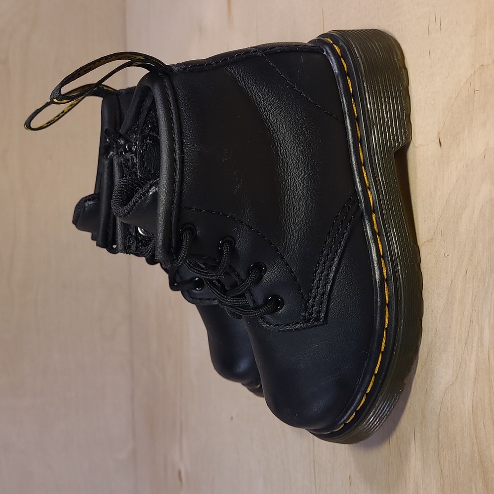 Dr. Martens Zipper Lace-Up Kids Black Leather Boots - Picture 4 of 10